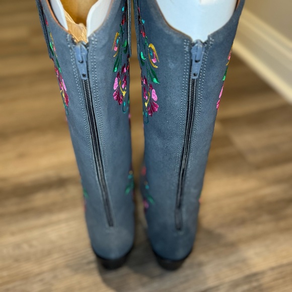 Agave Sky Suede Floral Embroidered Western Cowboy Boots - Picture 9 of 14